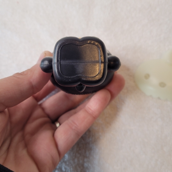 Hello Kitty Skeleton McDonalds 2019 Halloween Removable Glow In The Dark Mask - Picture 4 of 5